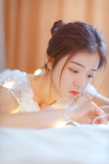 《年轻女教师3》电影