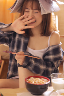 嗯嗯～宝宝叫使劲怎么啦难受吗